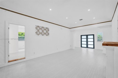 Снять в аренду виллу или дом в Майами-Бич, Флорида 4 спальни, 215.25м2, № 1989299 - фото 6