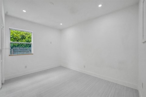 Снять в аренду виллу или дом в Майами-Бич, Флорида 4 спальни, 215.25м2, № 1989299 - фото 23