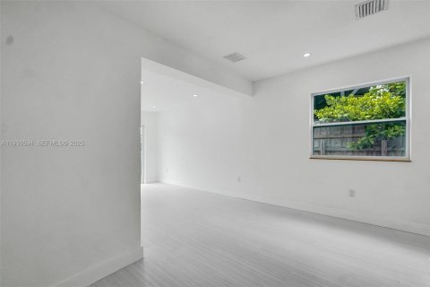 Снять в аренду виллу или дом в Майами-Бич, Флорида 4 спальни, 215.25м2, № 1989299 - фото 30