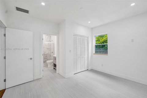 Снять в аренду виллу или дом в Майами-Бич, Флорида 4 спальни, 215.25м2, № 1989299 - фото 26