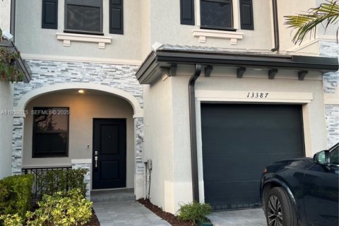 Adosado en alquiler en Homestead, Florida, 3 dormitorios, 133.97 m2 № 1992347 - foto 7