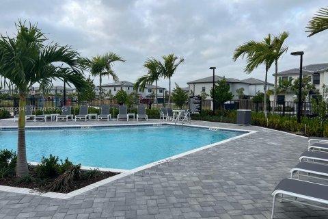 Adosado en alquiler en Homestead, Florida, 3 dormitorios, 133.97 m2 № 1992347 - foto 9