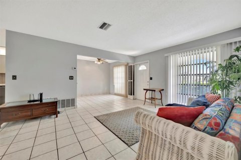 Condo in Bradenton, Florida, 2 bedrooms  № 1837745 - photo 3