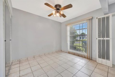 Condo in Bradenton, Florida, 2 bedrooms  № 1837745 - photo 10