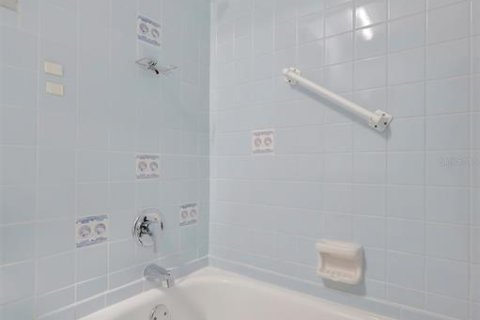 Condo in Bradenton, Florida, 2 bedrooms  № 1837745 - photo 24