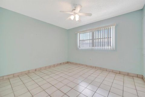 Condo in Bradenton, Florida, 2 bedrooms  № 1837745 - photo 17