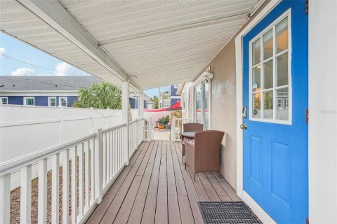 House in Saint Petersburg, Florida 1 bedroom, 62.24 sq.m. № 1916525 - photo 2