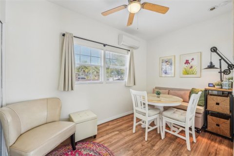 Casa en alquiler en Saint Petersburg, Florida, 1 dormitorio, 62.24 m2 № 1916525 - foto 11
