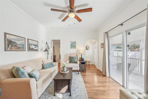 House in Saint Petersburg, Florida 1 bedroom, 62.24 sq.m. № 1916525 - photo 8