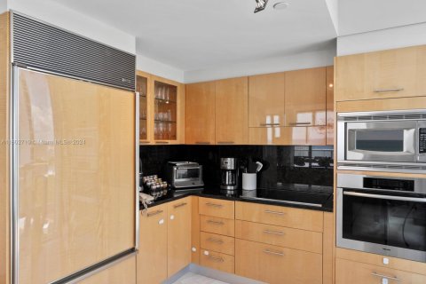 Condo in Miami Beach, Florida, 3 bedrooms  № 1864563 - photo 18