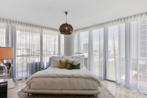 Condo in Miami Beach, Florida, 3 bedrooms  № 1864563 - photo 25