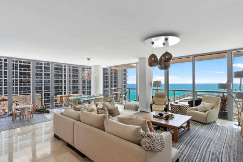 Condo in Miami Beach, Florida, 3 bedrooms  № 1864563 - photo 9