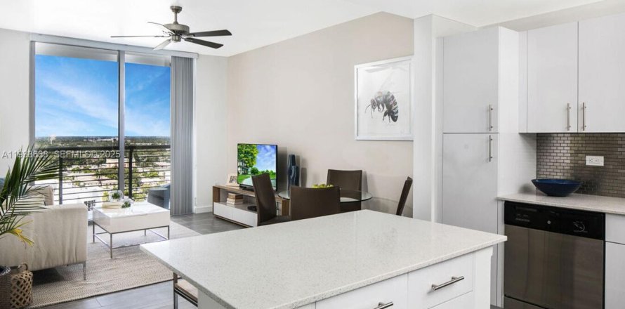 Кондоминиум с 1 спальней в Холливуд, Флорида № 1992055