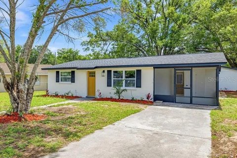 House in Zephyrhills, Florida 3 bedrooms, 112.41 sq.m. № 2213521 - photo 2