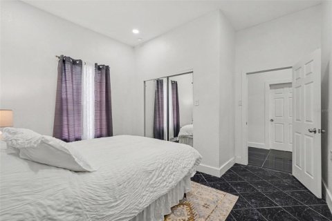 Casa en venta en Zephyrhills, Florida, 4 dormitorios, 236.44 m2 № 2386761 - foto 22