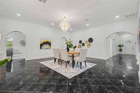 Casa en venta en Zephyrhills, Florida, 4 dormitorios, 236.44 m2 № 2386761 - foto 16
