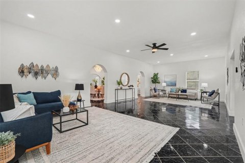 Casa en venta en Zephyrhills, Florida, 4 dormitorios, 236.44 m2 № 2386761 - foto 17