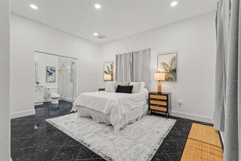 Casa en venta en Zephyrhills, Florida, 4 dormitorios, 236.44 m2 № 2386761 - foto 24