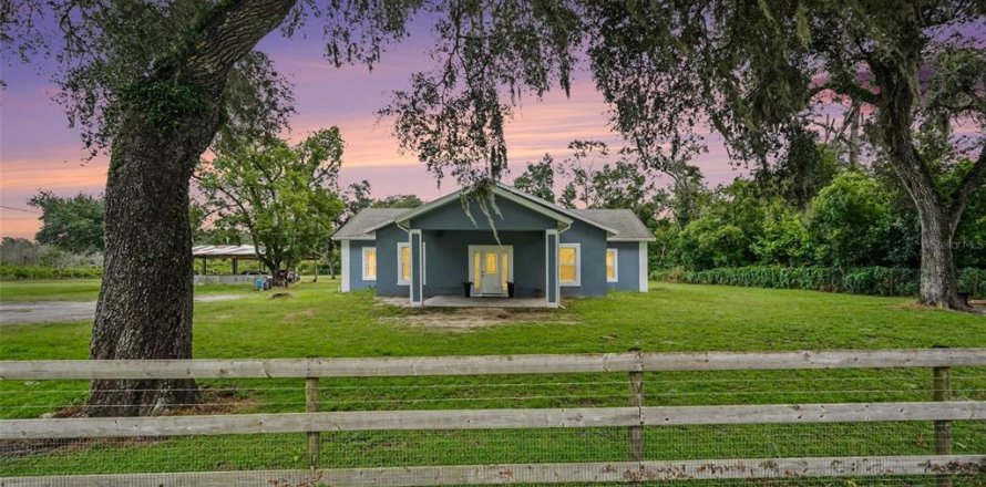 Casa en Zephyrhills, Florida 4 dormitorios, 236.44 m2 № 2386761