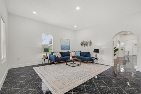 Casa en venta en Zephyrhills, Florida, 4 dormitorios, 236.44 m2 № 2386761 - foto 7