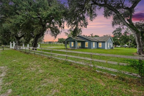 Casa en venta en Zephyrhills, Florida, 4 dormitorios, 236.44 m2 № 2386761 - foto 2
