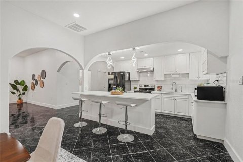 Casa en venta en Zephyrhills, Florida, 4 dormitorios, 236.44 m2 № 2386761 - foto 9
