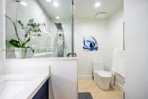 Casa en venta en Hialeah, Florida, 3 dormitorios, 127.93 m2 № 1744023 - foto 20