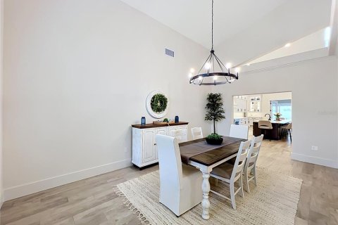 Casa en venta en Eustis, Florida, 5 dormitorios, 427.16 m2 № 2097575 - foto 14