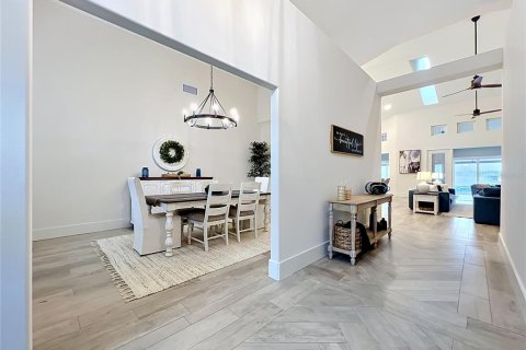 Casa en venta en Eustis, Florida, 5 dormitorios, 427.16 m2 № 2097575 - foto 12