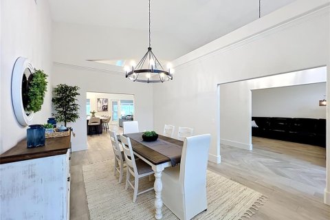 Casa en venta en Eustis, Florida, 5 dormitorios, 427.16 m2 № 2097575 - foto 16