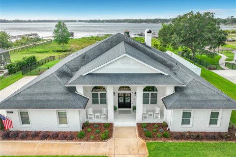 House in Eustis, Florida 5 bedrooms, 427.16 sq.m. № 2097575