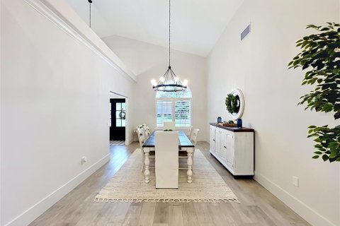 Casa en venta en Eustis, Florida, 5 dormitorios, 427.16 m2 № 2097575 - foto 17