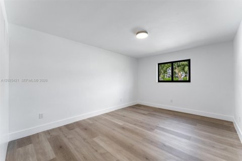 Villa ou maison à vendre à Miami, Floride: 5 chambres, 339.09 m2 № 2084937 - photo 18