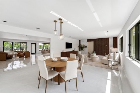 Villa ou maison à vendre à Miami, Floride: 5 chambres, 339.09 m2 № 2084937 - photo 6