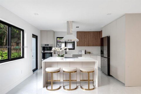 Villa ou maison à vendre à Miami, Floride: 5 chambres, 339.09 m2 № 2084937 - photo 8