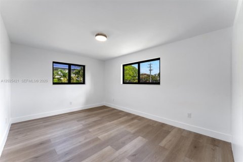 Villa ou maison à vendre à Miami, Floride: 5 chambres, 339.09 m2 № 2084937 - photo 16