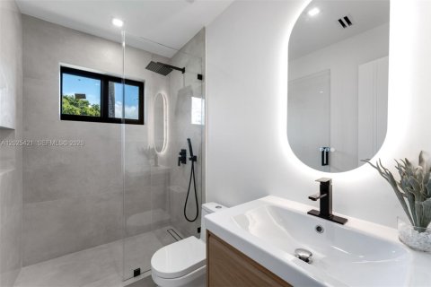Villa ou maison à vendre à Miami, Floride: 5 chambres, 339.09 m2 № 2084937 - photo 17