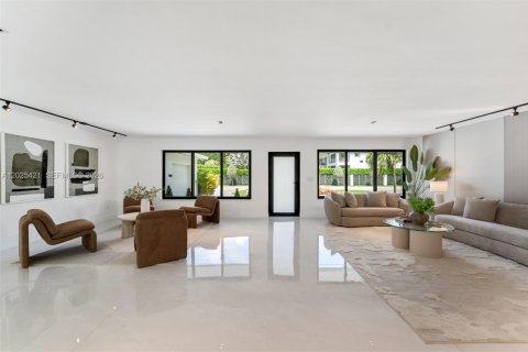 Villa ou maison à vendre à Miami, Floride: 5 chambres, 339.09 m2 № 2084937 - photo 3