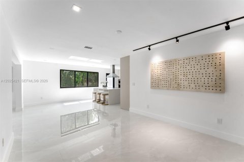 Villa ou maison à vendre à Miami, Floride: 5 chambres, 339.09 m2 № 2084937 - photo 10