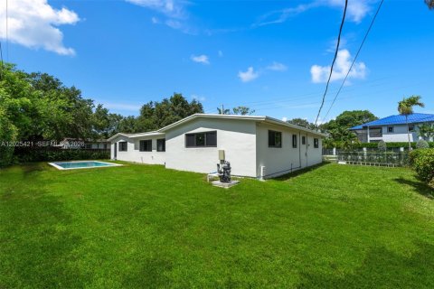 Villa ou maison à vendre à Miami, Floride: 5 chambres, 339.09 m2 № 2084937 - photo 23