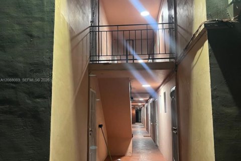 Condo in Miami, Florida, 1 bedroom № 2363798 - photo 3