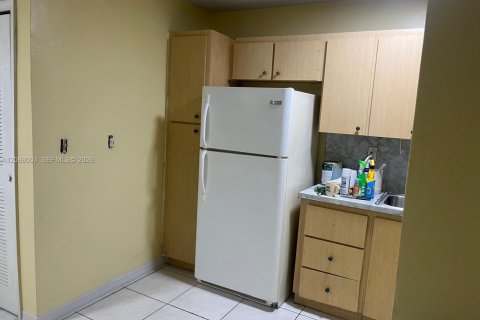 Condo in Miami, Florida, 1 bedroom № 2363798 - photo 5