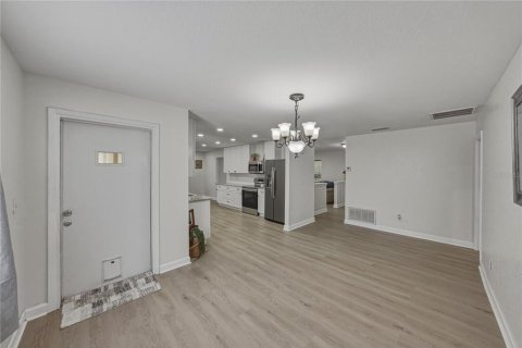 Villa ou maison à vendre à Dade City, Floride: 4 chambres, 204.94 m2 № 2147914 - photo 21