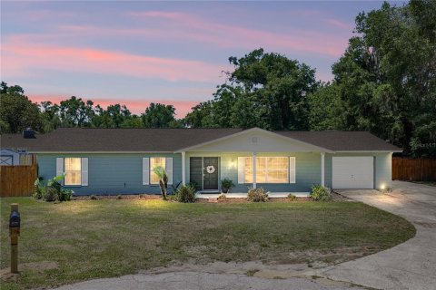 Villa ou maison à Dade City, Floride 4 chambres, 204.94 m2 № 2147914