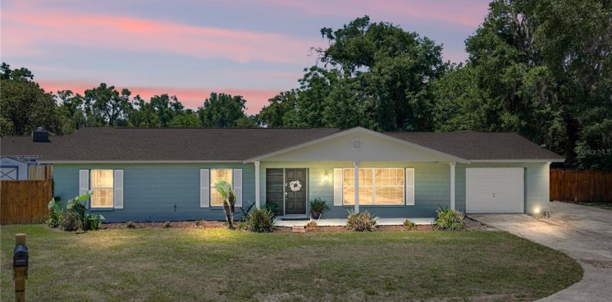 Villa ou maison à Dade City, Floride 4 chambres, 204.94 m2 № 2147914
