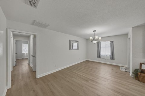 Villa ou maison à vendre à Dade City, Floride: 4 chambres, 204.94 m2 № 2147914 - photo 23