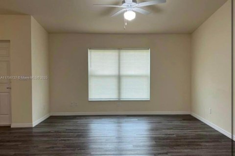 House in LaBelle, Florida 3 bedrooms № 1860212 - photo 4