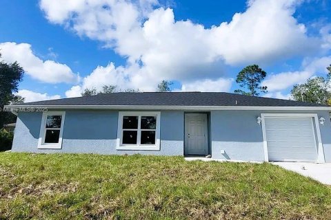 House in LaBelle, Florida 3 bedrooms № 1860212 - photo 1