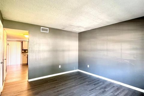 Touwnhouse à louer à Lakeland, Floride: 2 chambres, 89.19 m2 № 2156535 - photo 4