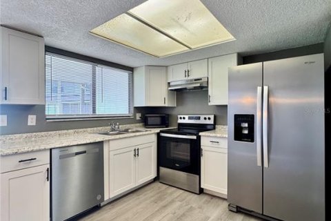 Touwnhouse à louer à Lakeland, Floride: 2 chambres, 89.19 m2 № 2156535 - photo 8